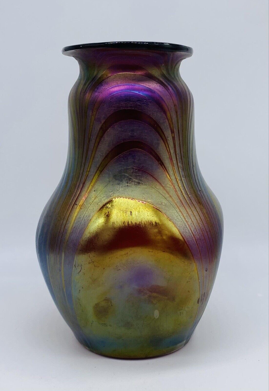 Rindskoph? Bohemian Or Silesian c. 1900 Iridescent w/ Pulled Loop Decor Vase
