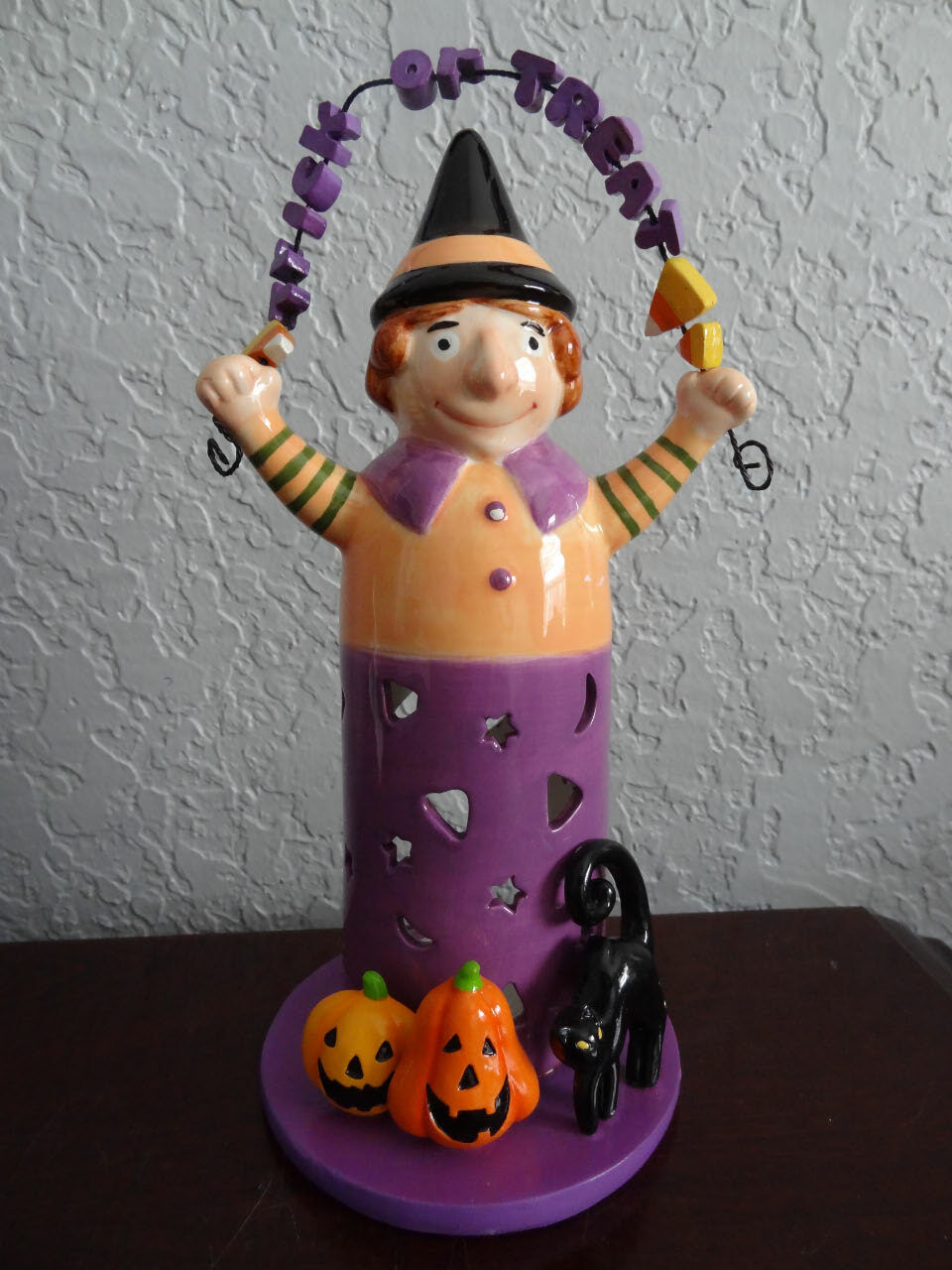 HALLOWEEN Juggling Clown Trick or Treet Ceramic Tea Light Candle Holder .