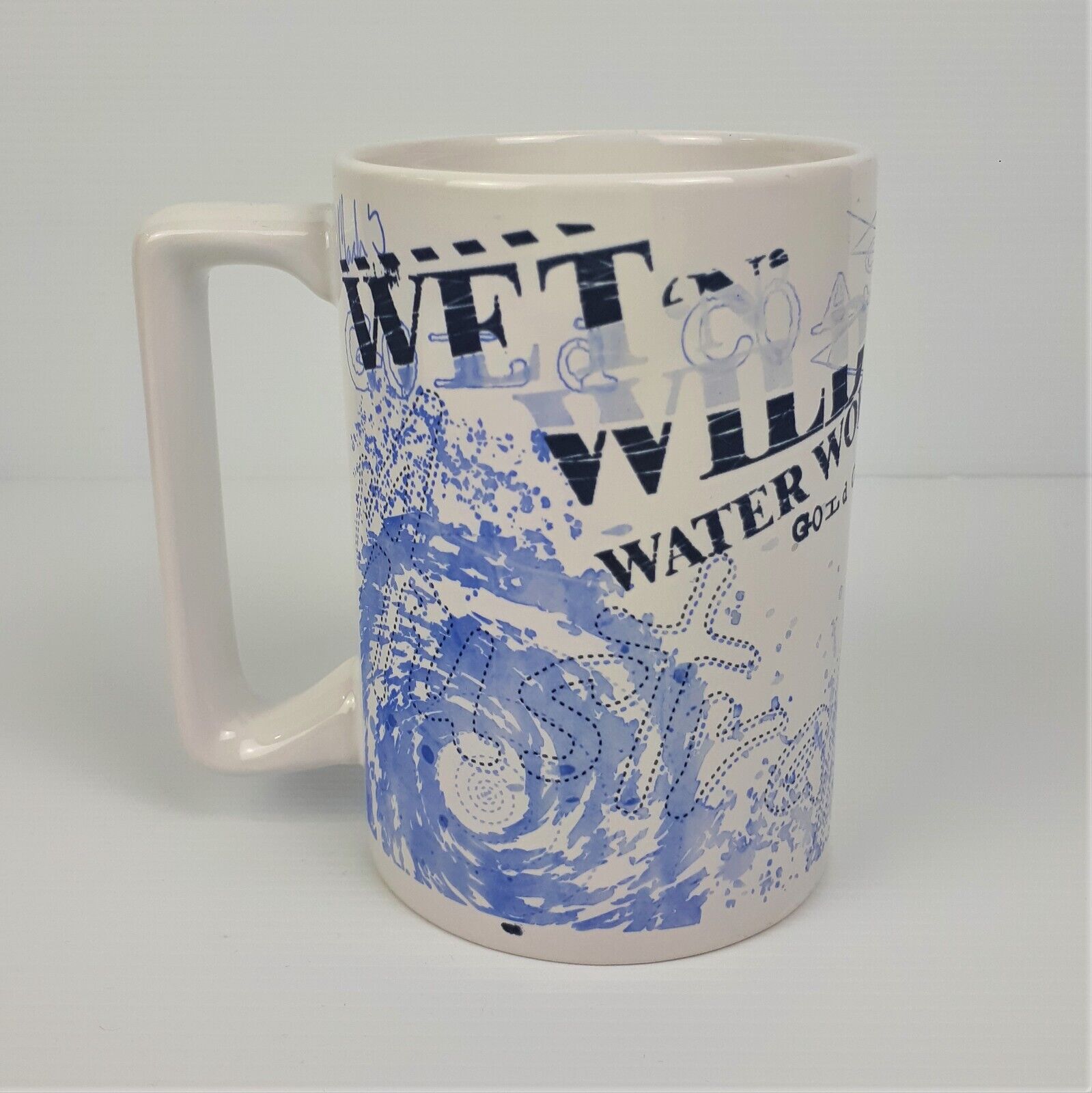 Wet \'n\' Wild Water World Gold Coast Australia White / Blue Mug RARE Vintage