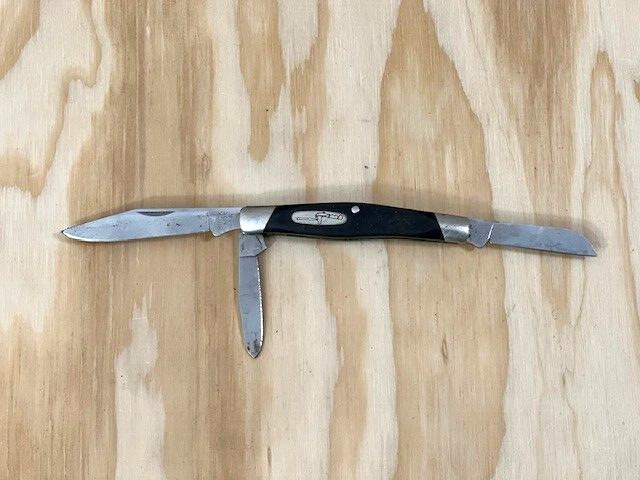 BUCK - 303 Original Pocket knife with- 3 Plain Blades - Great condition