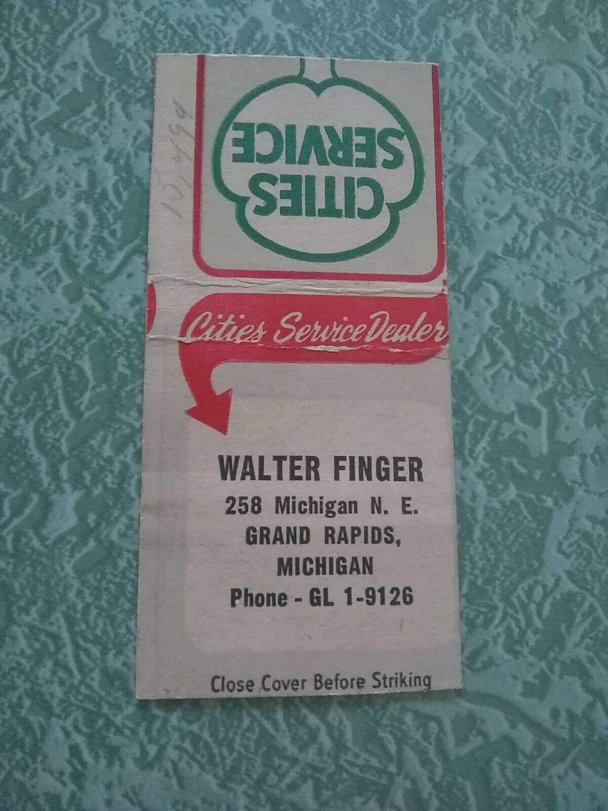 Vintage Matchbook D5 Collectible Ephemera Grand rapids Michigan Walter finger