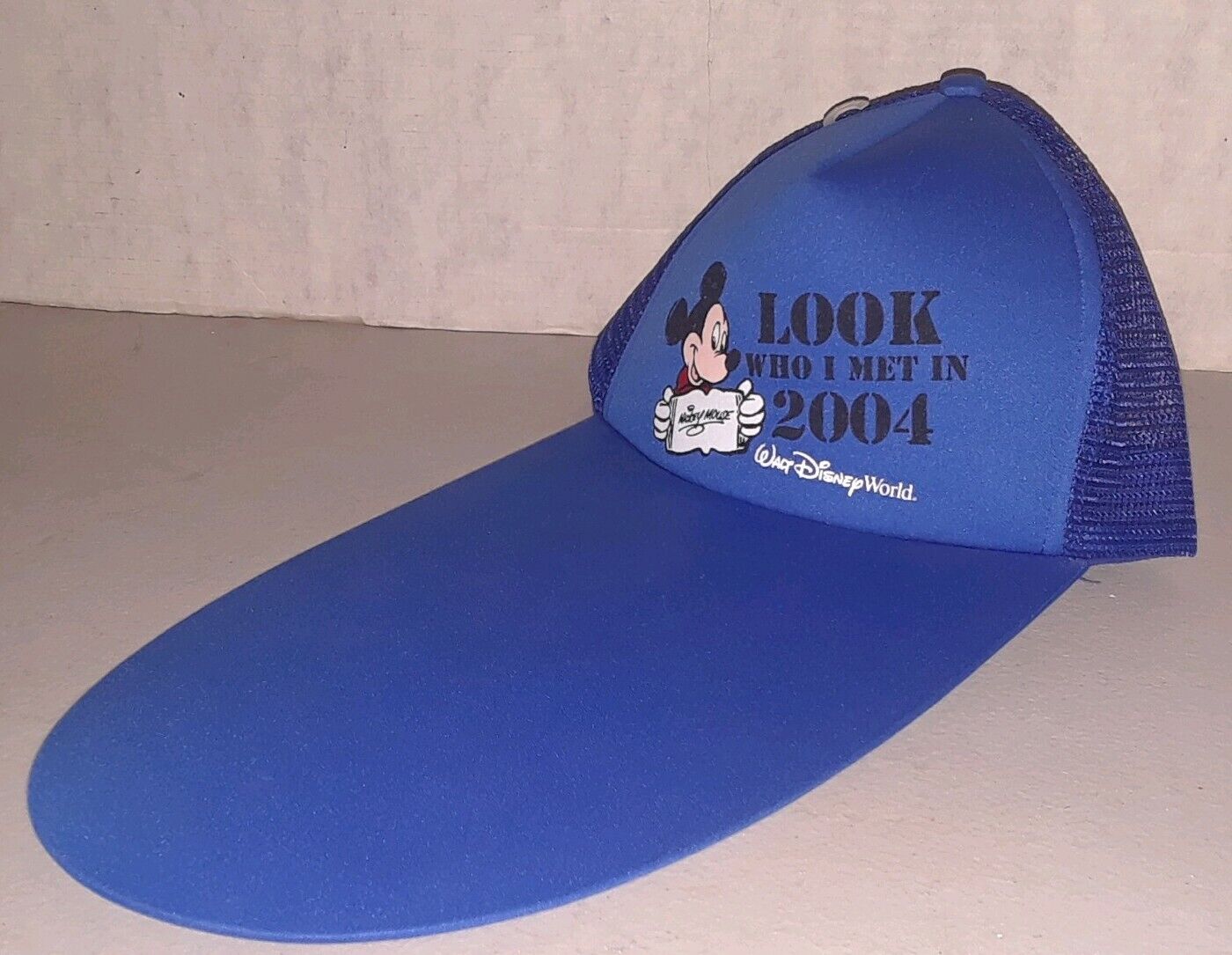 2004 Walt Disney World Mickey Mouse LOOK WHO I MET IN 2004 Hat Long Brim RARE 