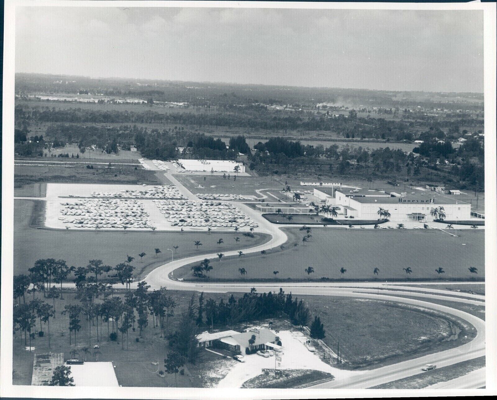 1979 Honeywell Sky Aerial View Parking Lot Cars Street Image Vintage Press Photo