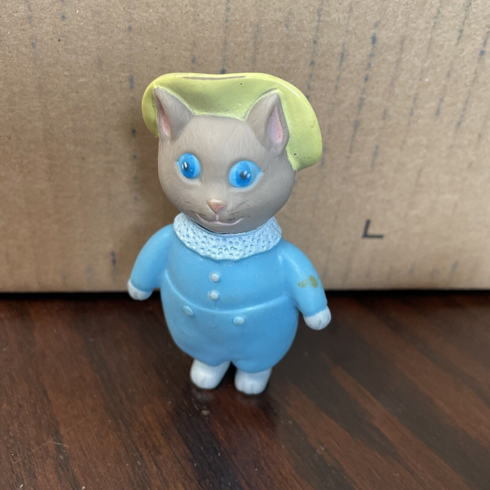 Vintage 1976 Eden Beatrix Potter Peter Rabbit Crib Mobile Toy Cat Blue Outfit