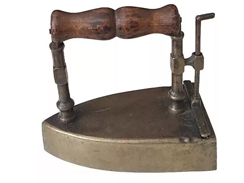 Vintage Brass Antique Sad Iron Press Hot Coal Charcoal Flat w/ Wood Handle 