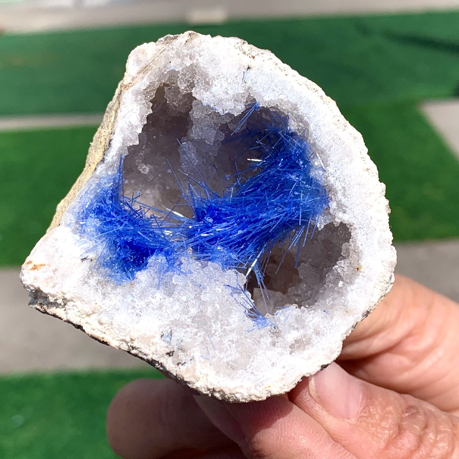 118G Rare Moroccan blue magnesite and quartz crystal coexisting specimen