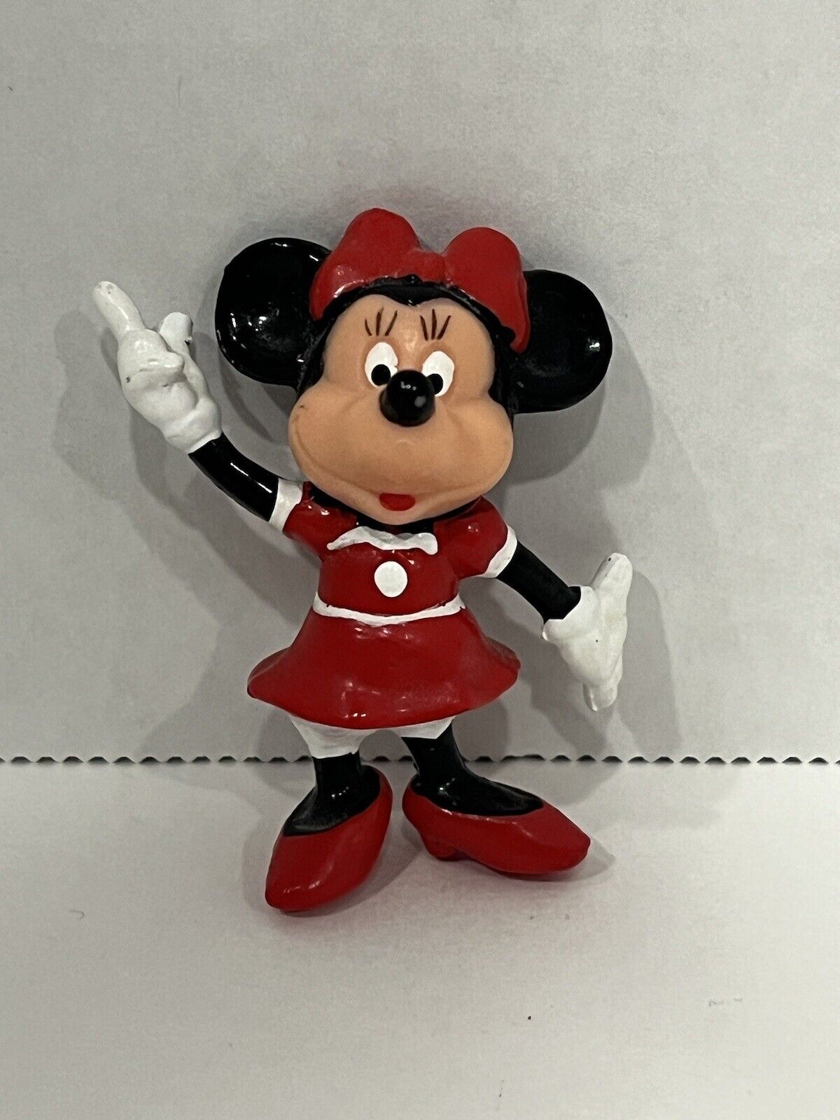 Vintage Applause Disney Classic Minnie Mouse PVC Figurine Red Dress 2”