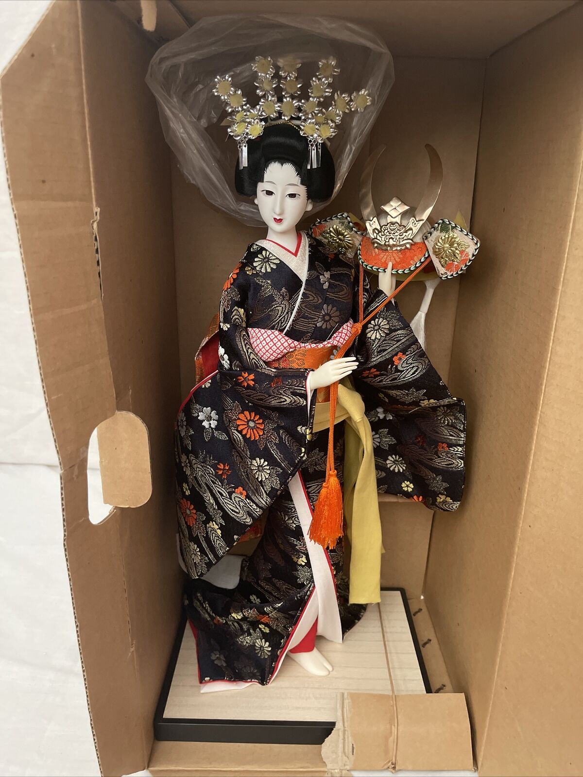 Vintage beautiful Japanese doll from ￼Okinawa Japan rare handmade 1989
