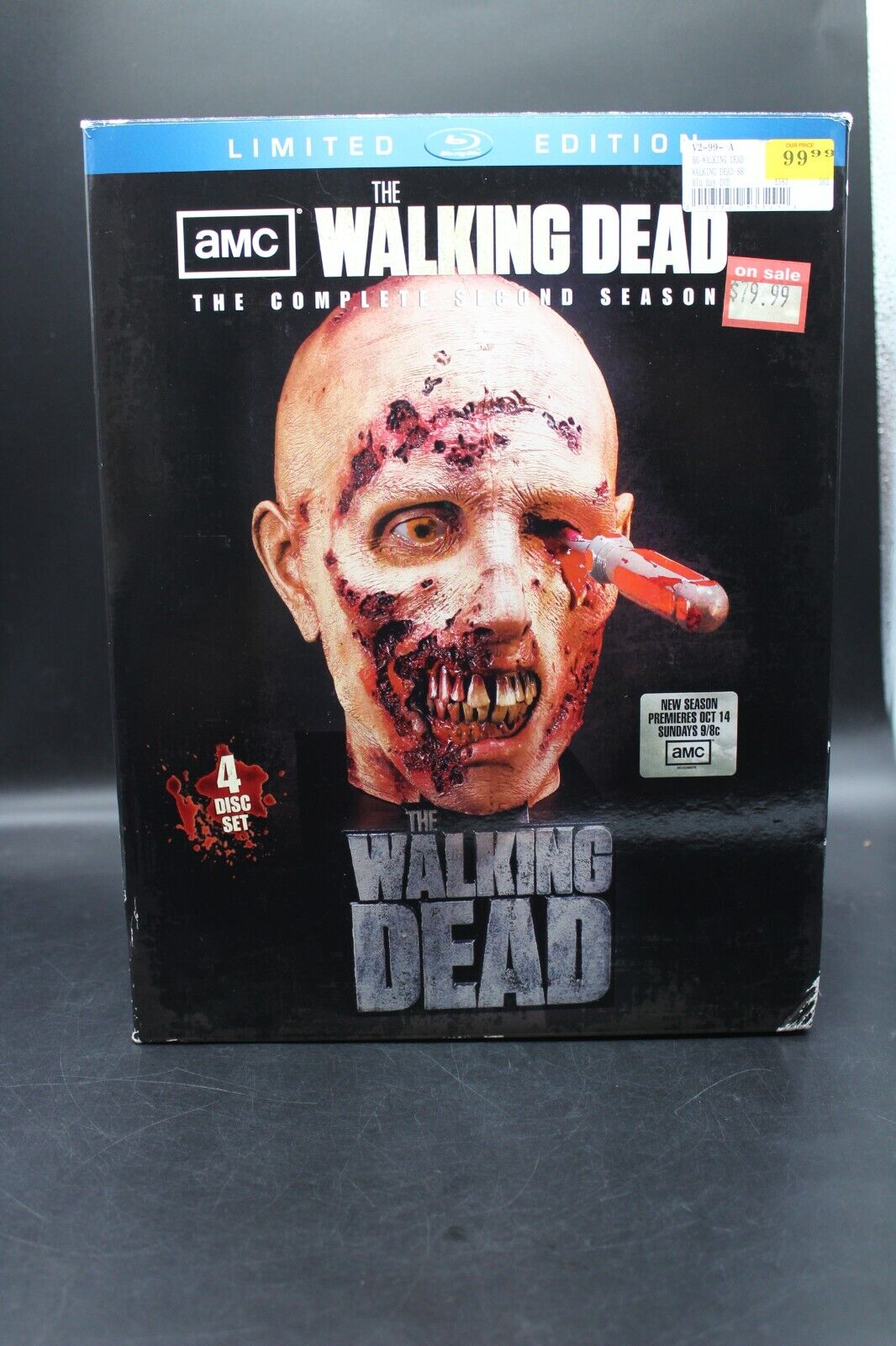 The Walking Dead Season 2 Zombie Head Statue  Blu rays included Comes with Box