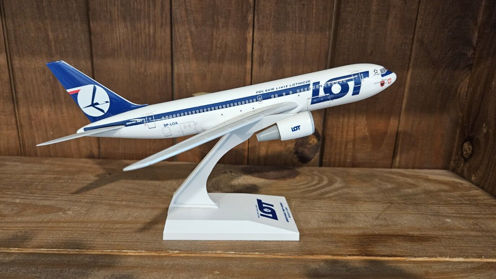 LOT Polish Airlines Boeing 767 Plastic Snap Fit Model
