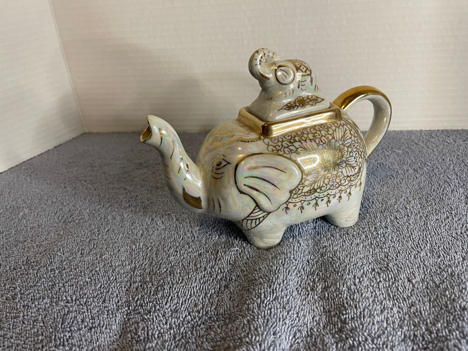Thai Thailand Elephant Teapot Teaware RARE Vintage Gold Trim