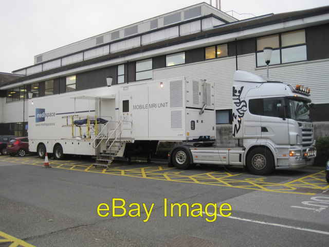 Photo 6x4 Mobile MRI Scanner, Conquest Hospital Hastings Due to the large c2011