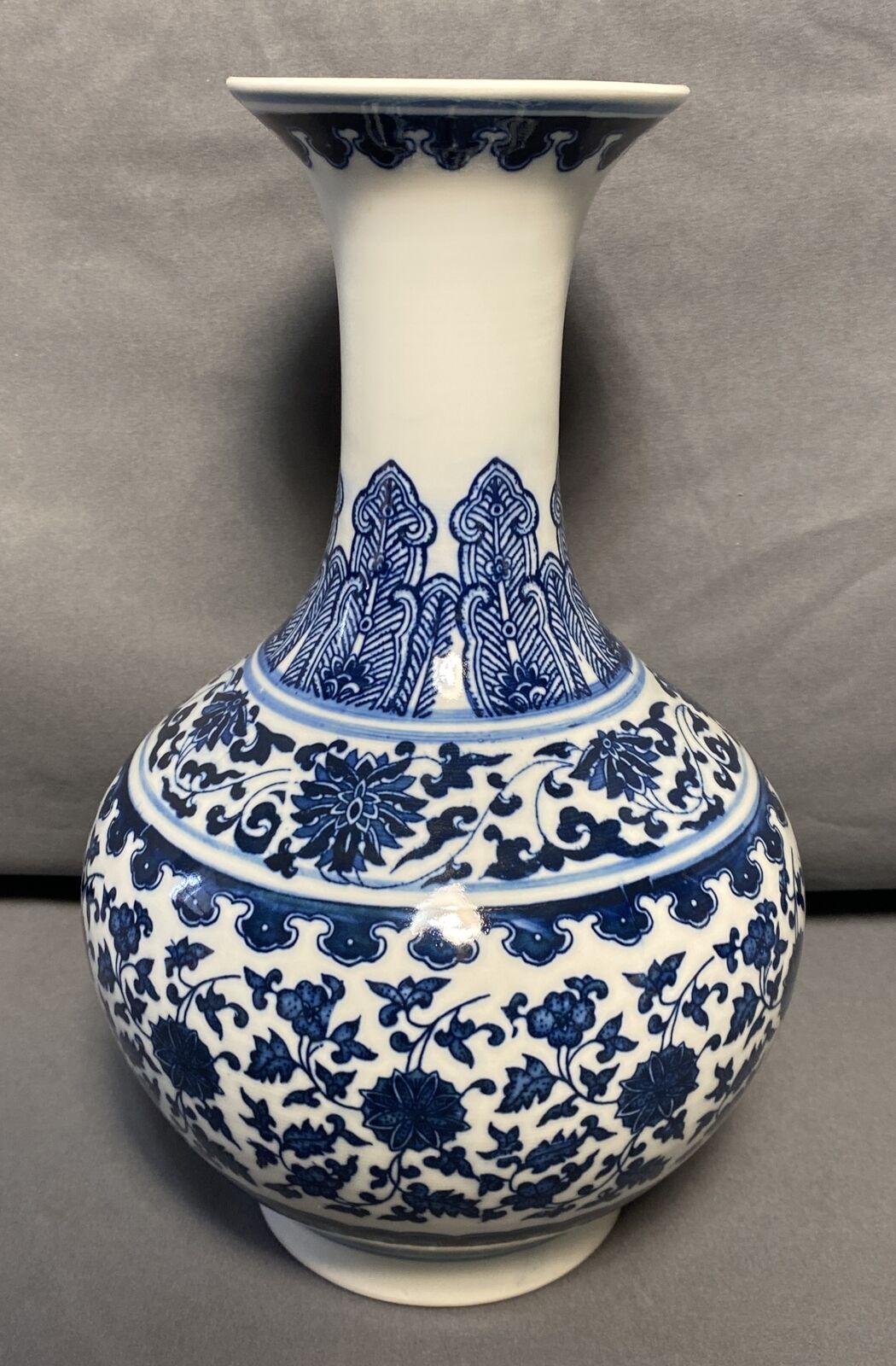 20th Century Chinese Blue & White Bottleneck Vase Qianlong Mark 12\