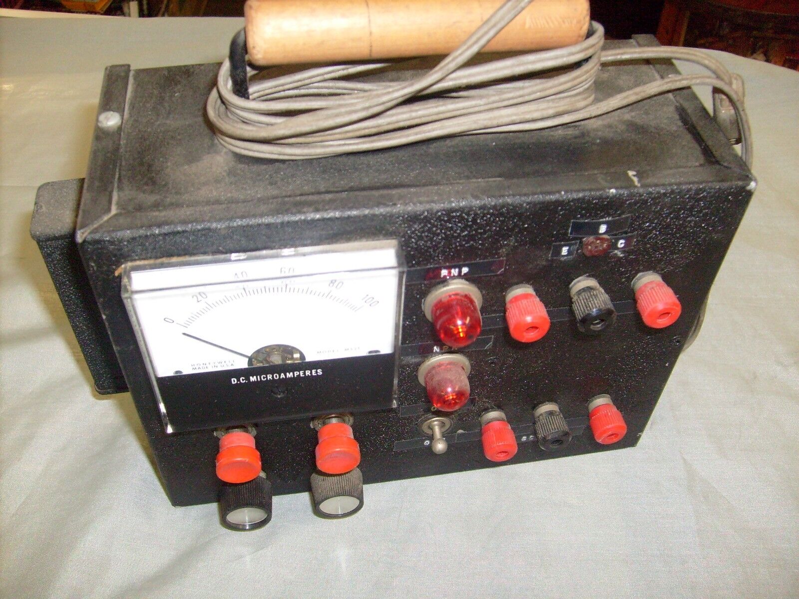 Vintage Ham Radio Bench meter tester - Scope , PNP NPN program plug  ,transistor