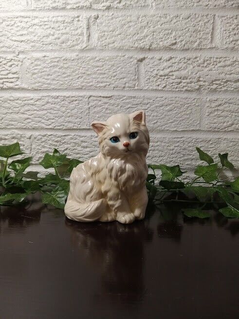 Napco Cat Planter White Persian Cat Blue Eyed 5.5\