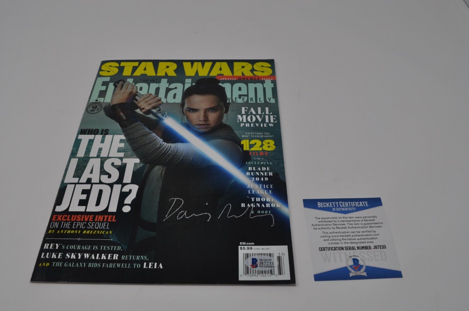 Daisy Ridley Signed Entertainment Weekly BECKETT BAS ITP Authenticated In Person