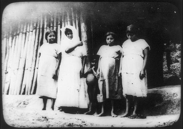 Four Indian women,pregnant,child,distended belly,malnutrition,Nicaragua,1927