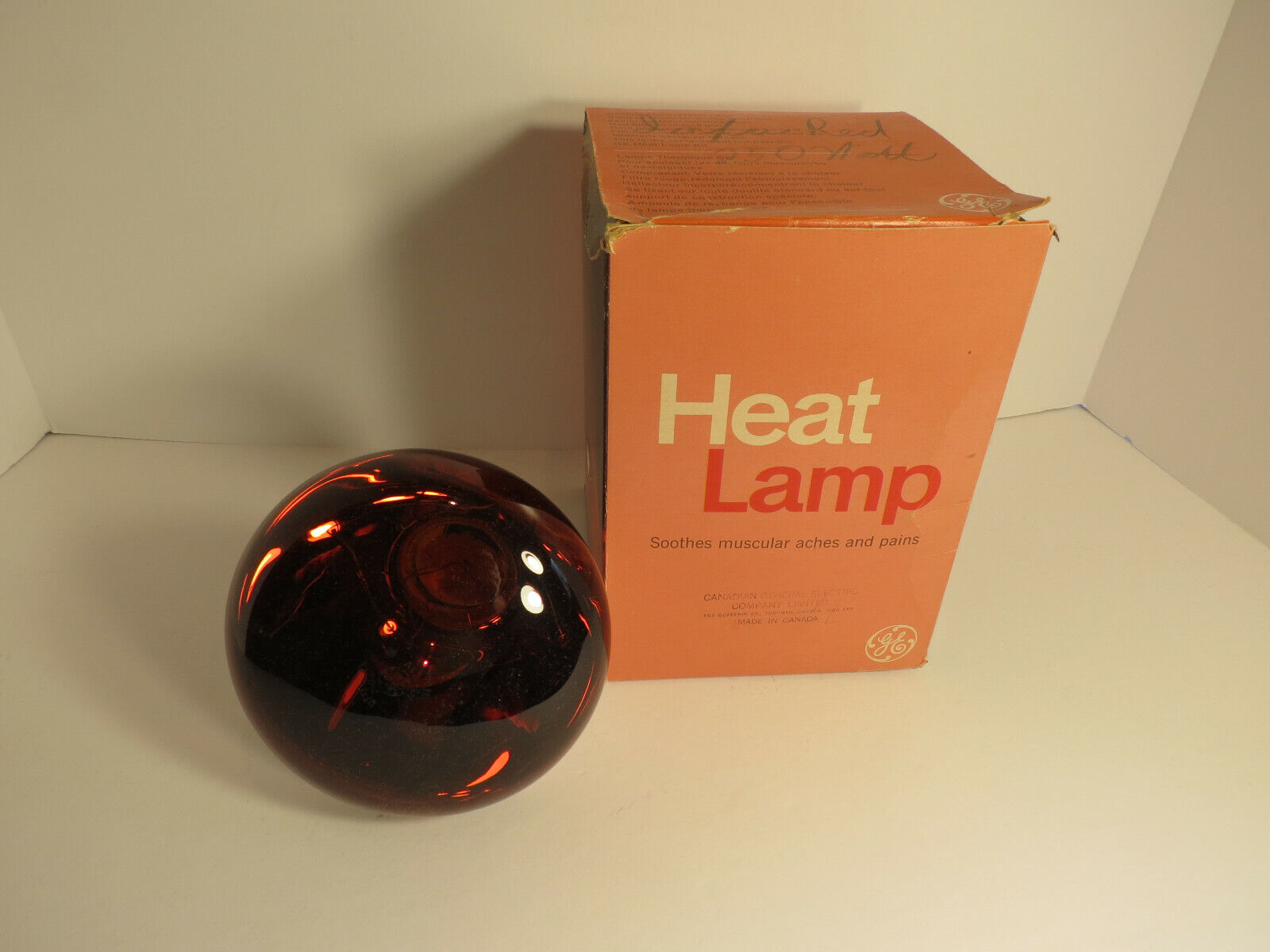 General Electric GE 250W Heat Lamp Bulb Infrared Reflecter Boxed Vintage