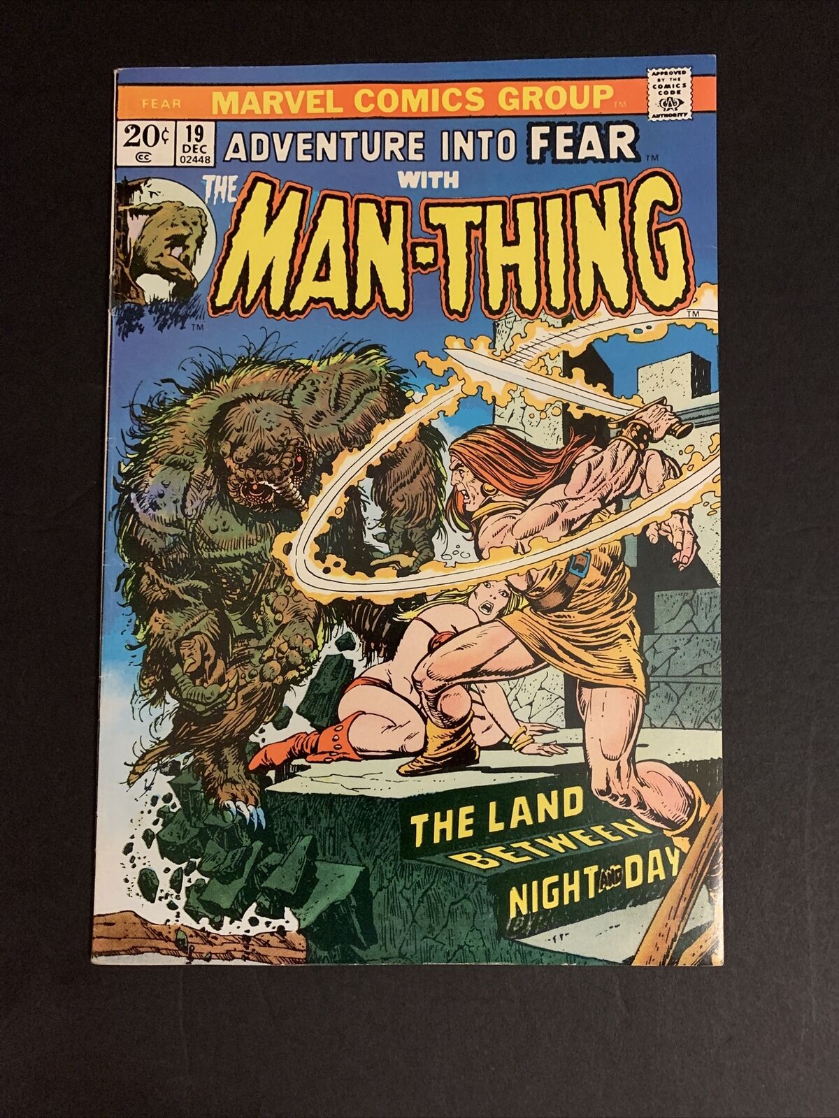Adventure Into Fear with Man-Thing #19 Upper Grade Key 1st  App. Howard the Duck