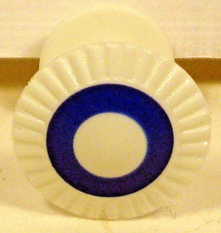 Finnish Finland Army Enlisted Cockade Pip Insignia Hat Cap Device Badge 