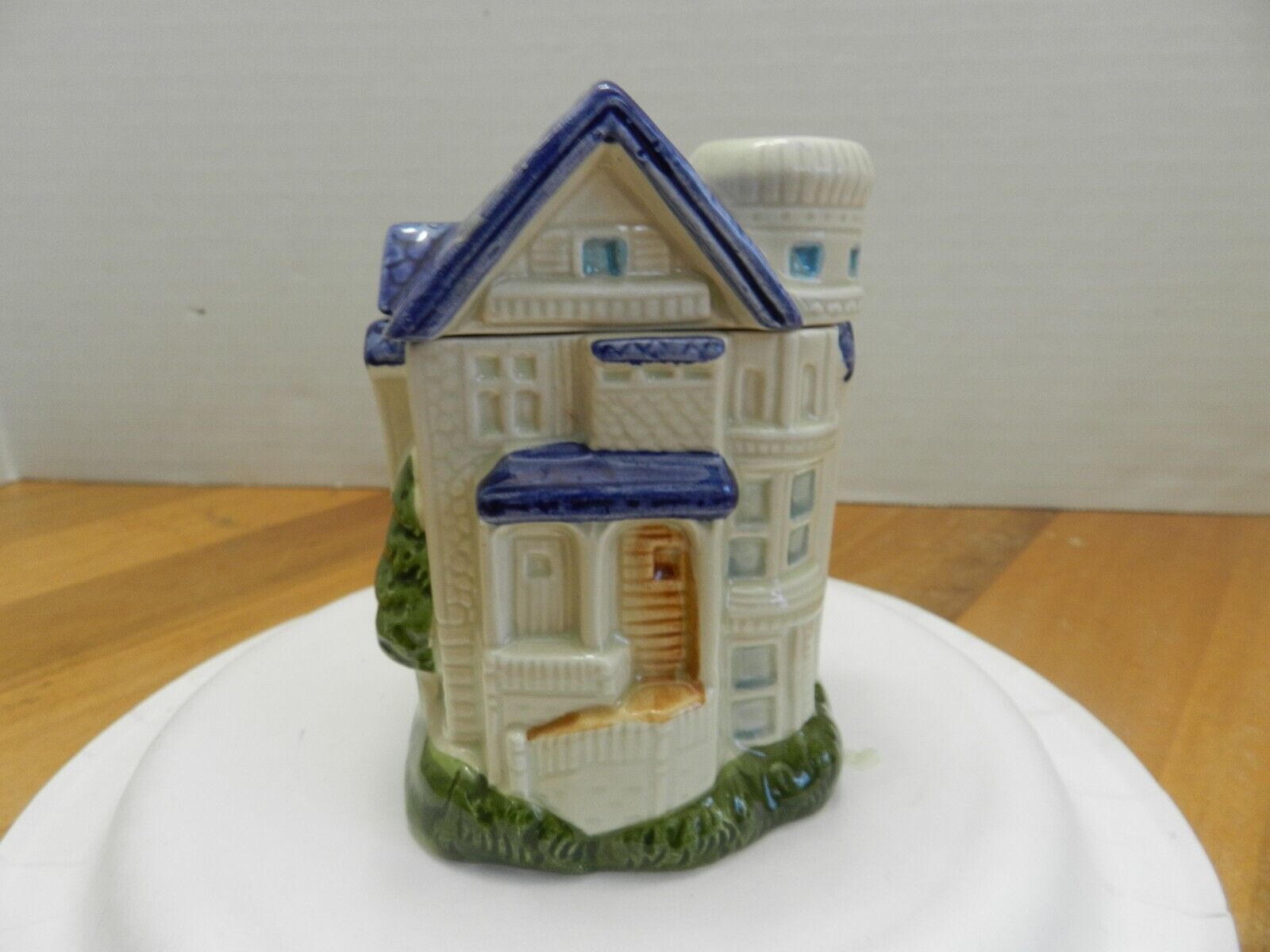 TAKAHASHI CERAMIC  VICTORIAN HOUSE COOKIE JAR/CANISTER