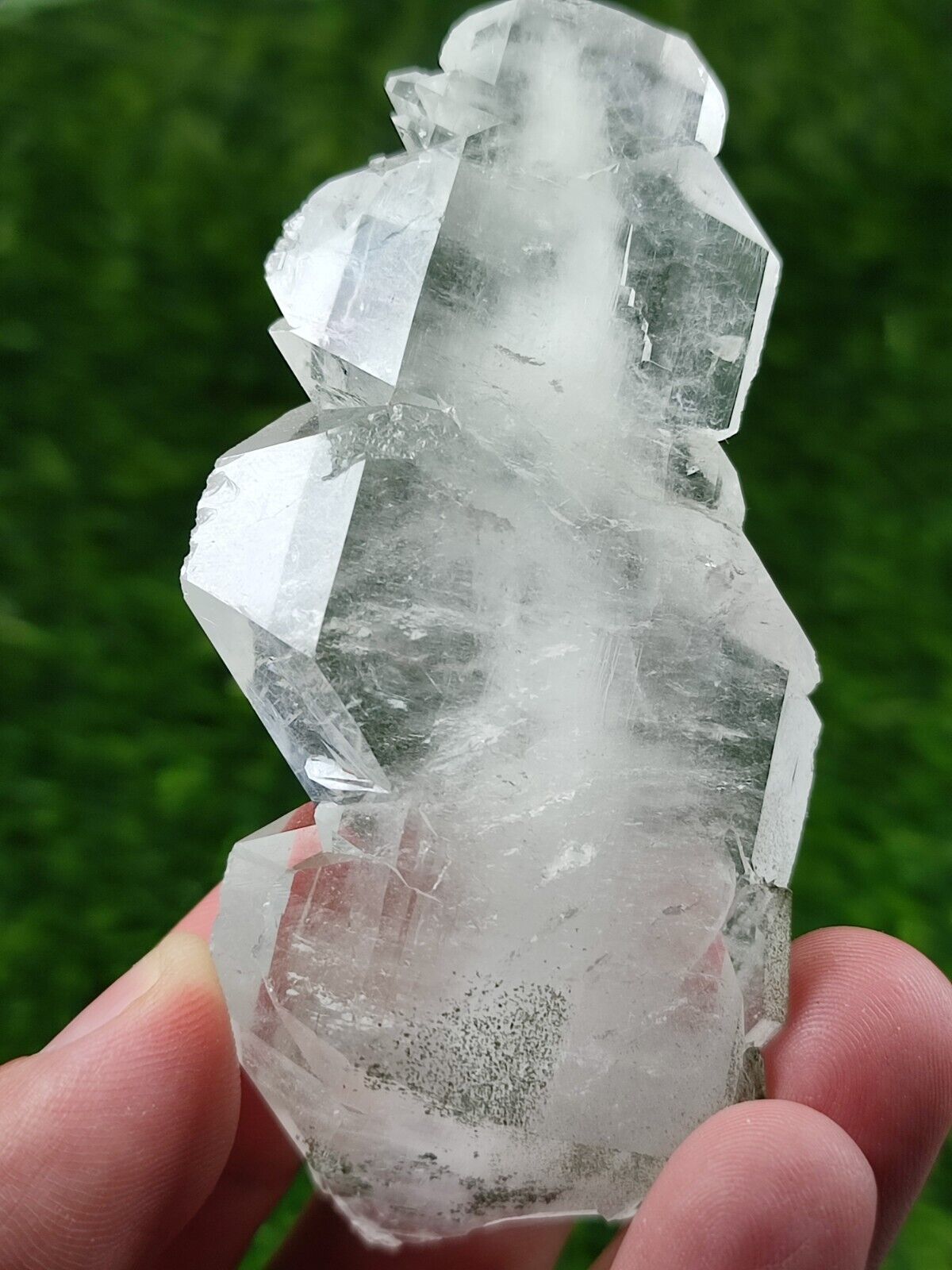 82-gm Chlorite Faden Quartz Crystal with nice luster & formation - Pakistan