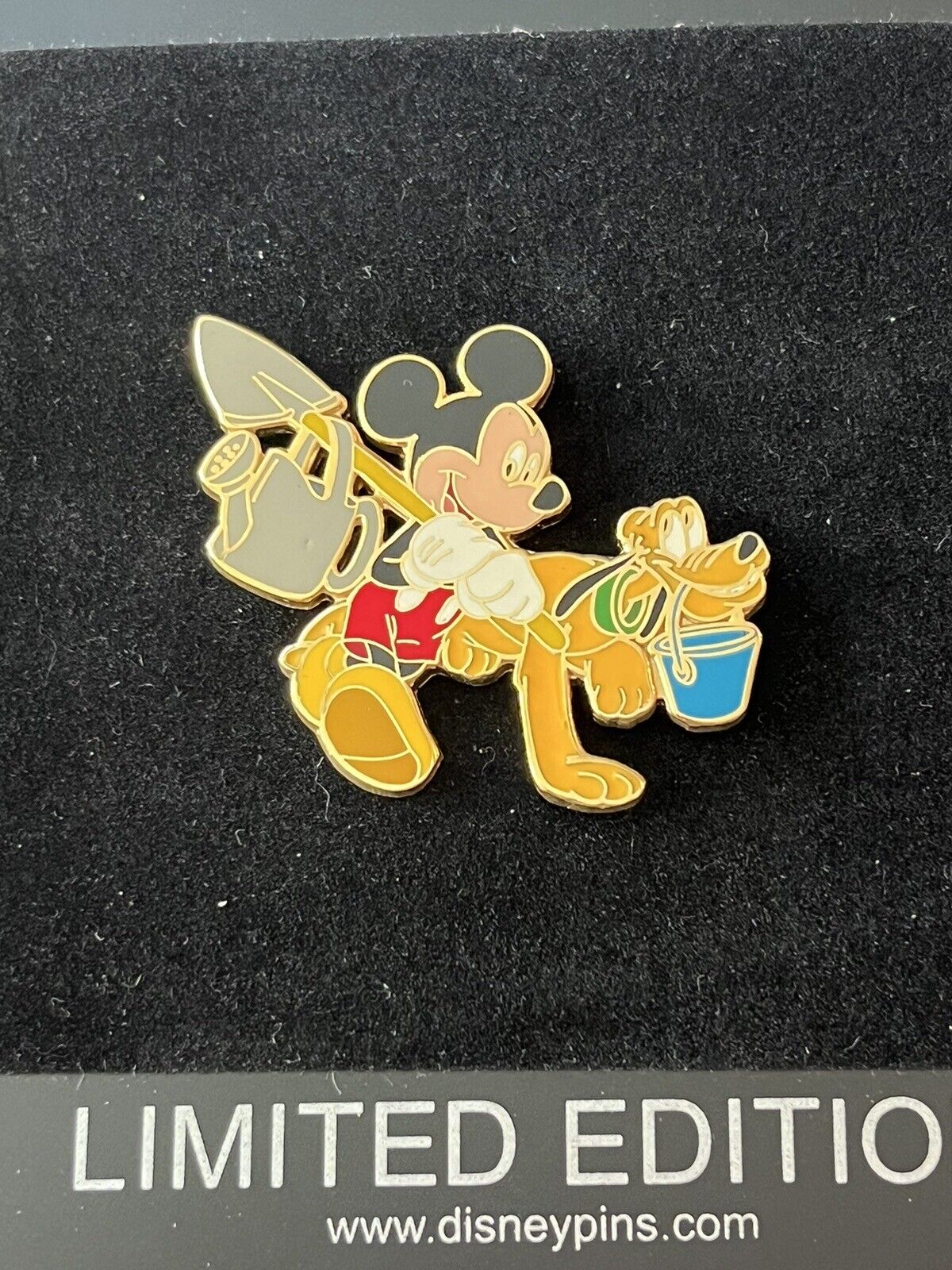 RARE Disney Pin DisneyShopping Mickey & Pluto Garden Series LE 250