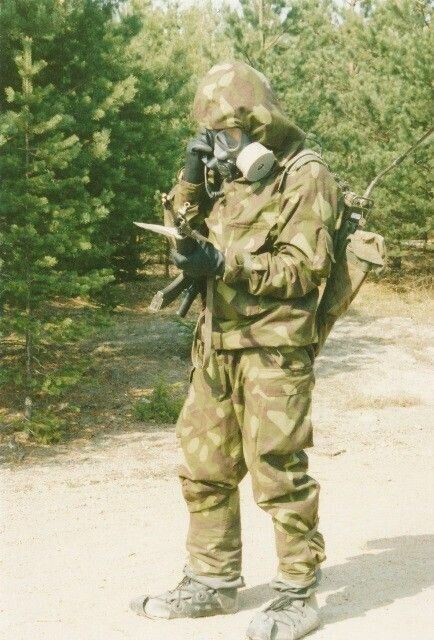 NATO MOPP Military Bio-Chemical Warfare Suit complete w/ Gas Mask Respirator  