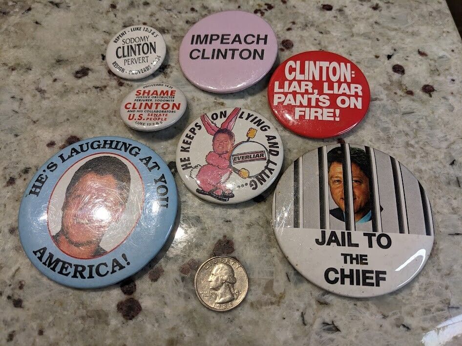 Anti-Bill Clinton Impeach Jail Lying Vintage Pinback Buttons (AH-09)