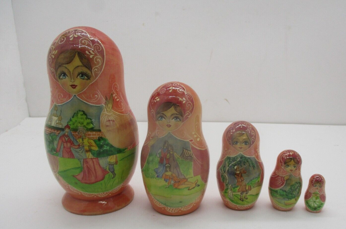 5 Piece Russian Nesting Nested Doll Set