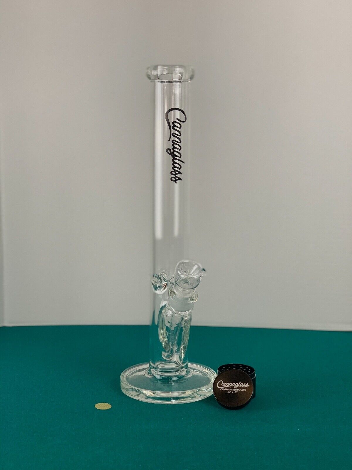 16 inch water pipe- 8mm Borosilicate premium Glass. High End Water Pipe