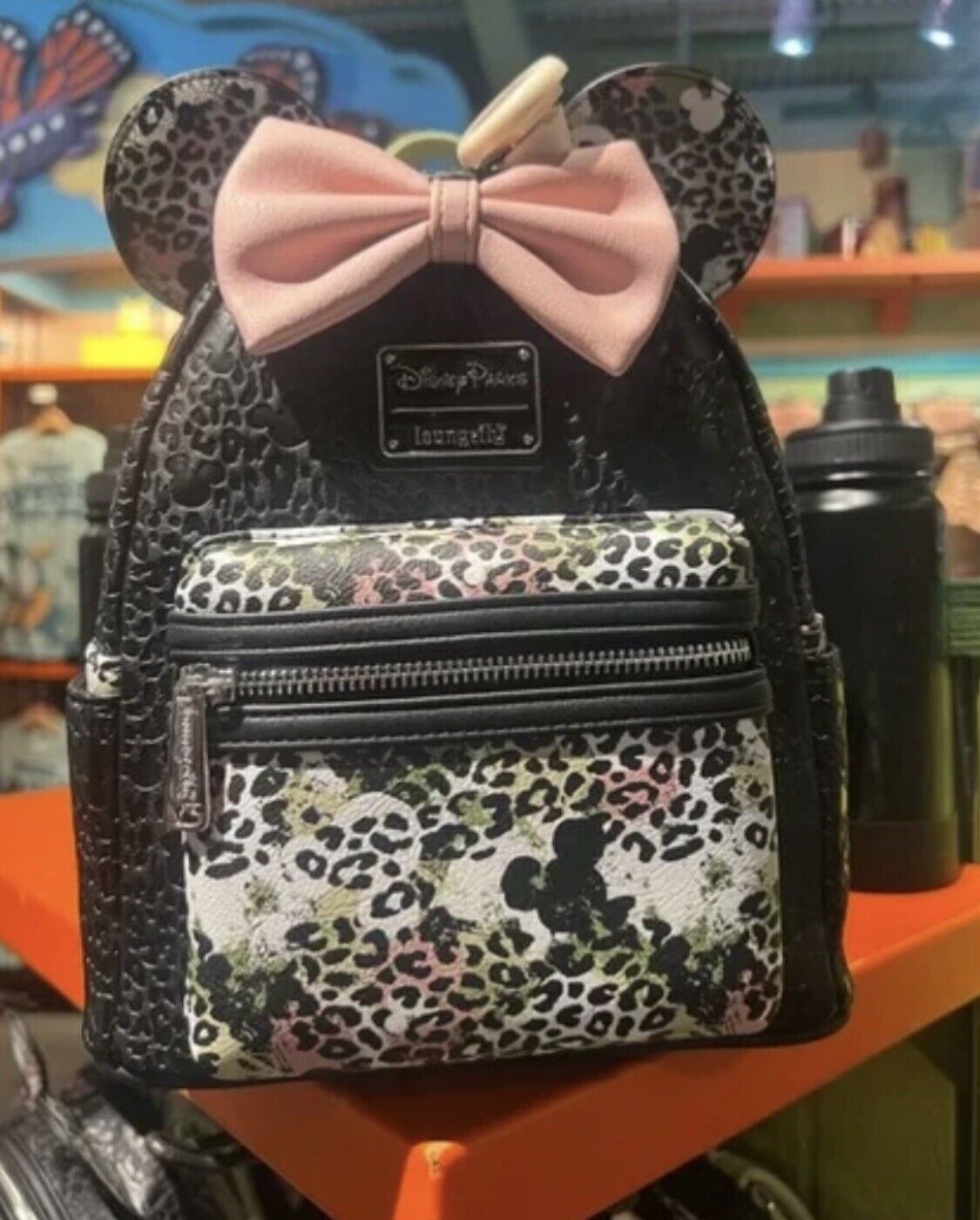 Disney Parks 2023 EXCLUSIVE  Mickey Pink Bow Safari LOUNGEFLY Backpack