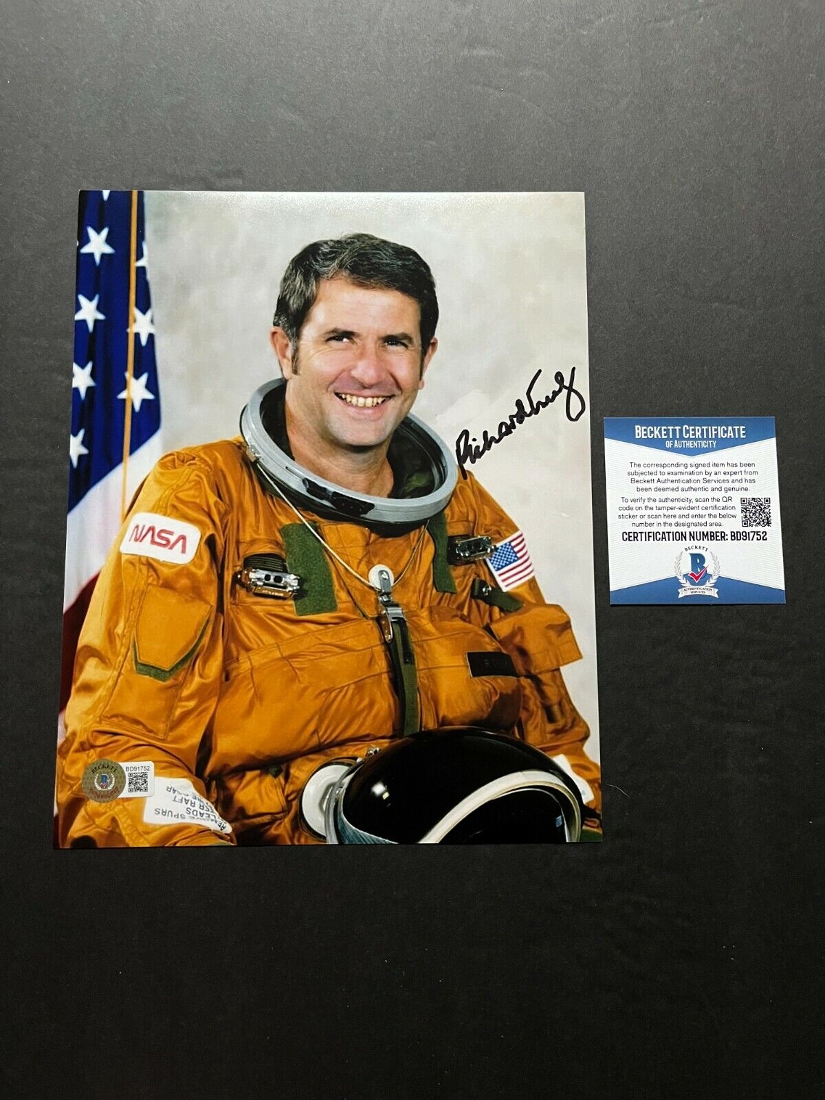 Richard Truly Rare signed autographed NASA astronaut 8x10 photo Beckett BAS coa 