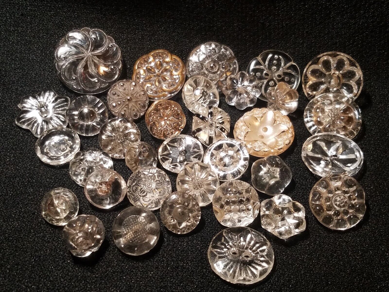 32 Vintage Clear Glass Crystal Flower Buttons Lot 25T