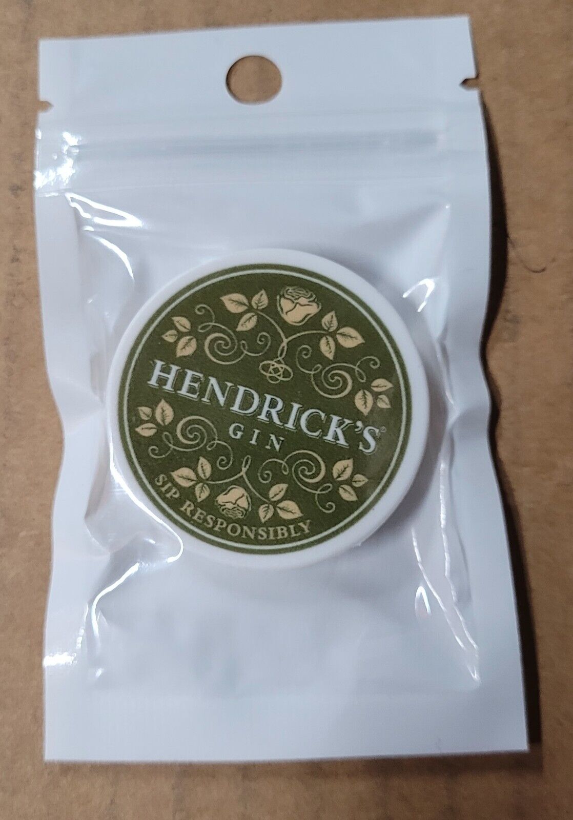(5) HENDRICK\'S GIN-PHONE SOCKET-LIMITED EDITION 2024- RARE- COLLECTIBLE ITEM-NEW