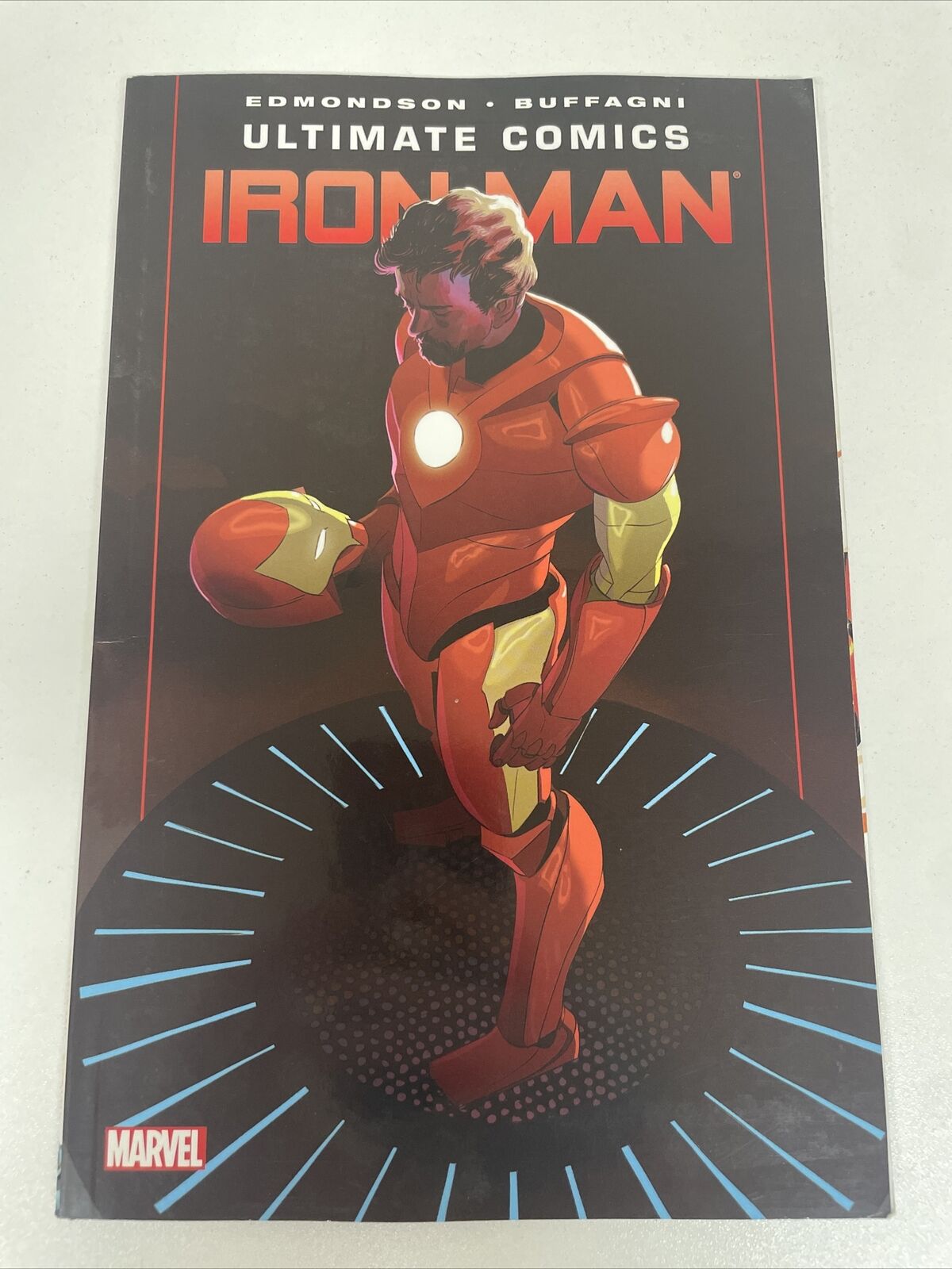 Ultimate Comics Iron Man Graphic Novel Comic Marvel Comics    .