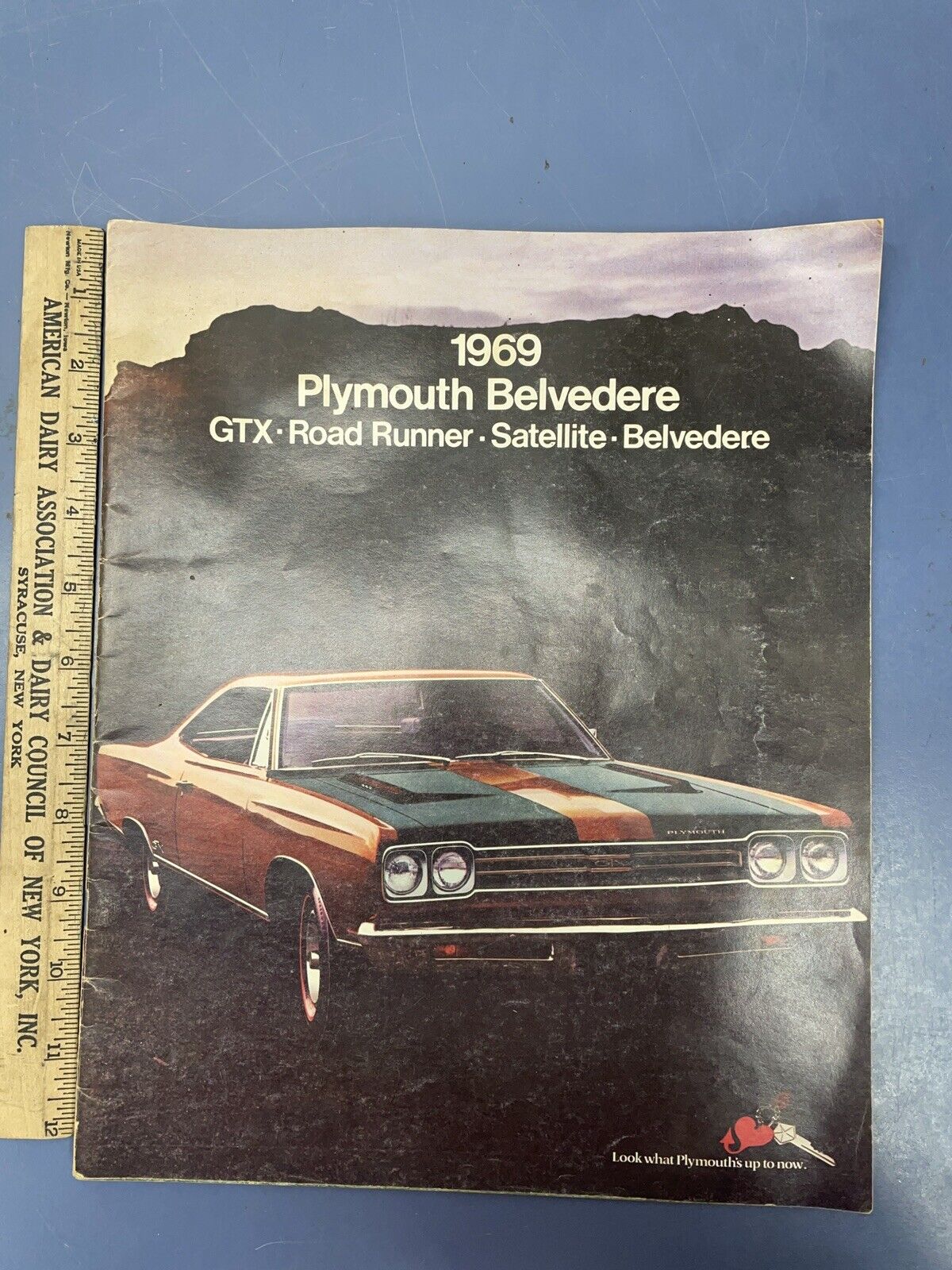 1969 PLYMOUTH GTX BELVEDERE SATELLITE ROAD RUNNER SALES BROCHURE DEALER FACTORY