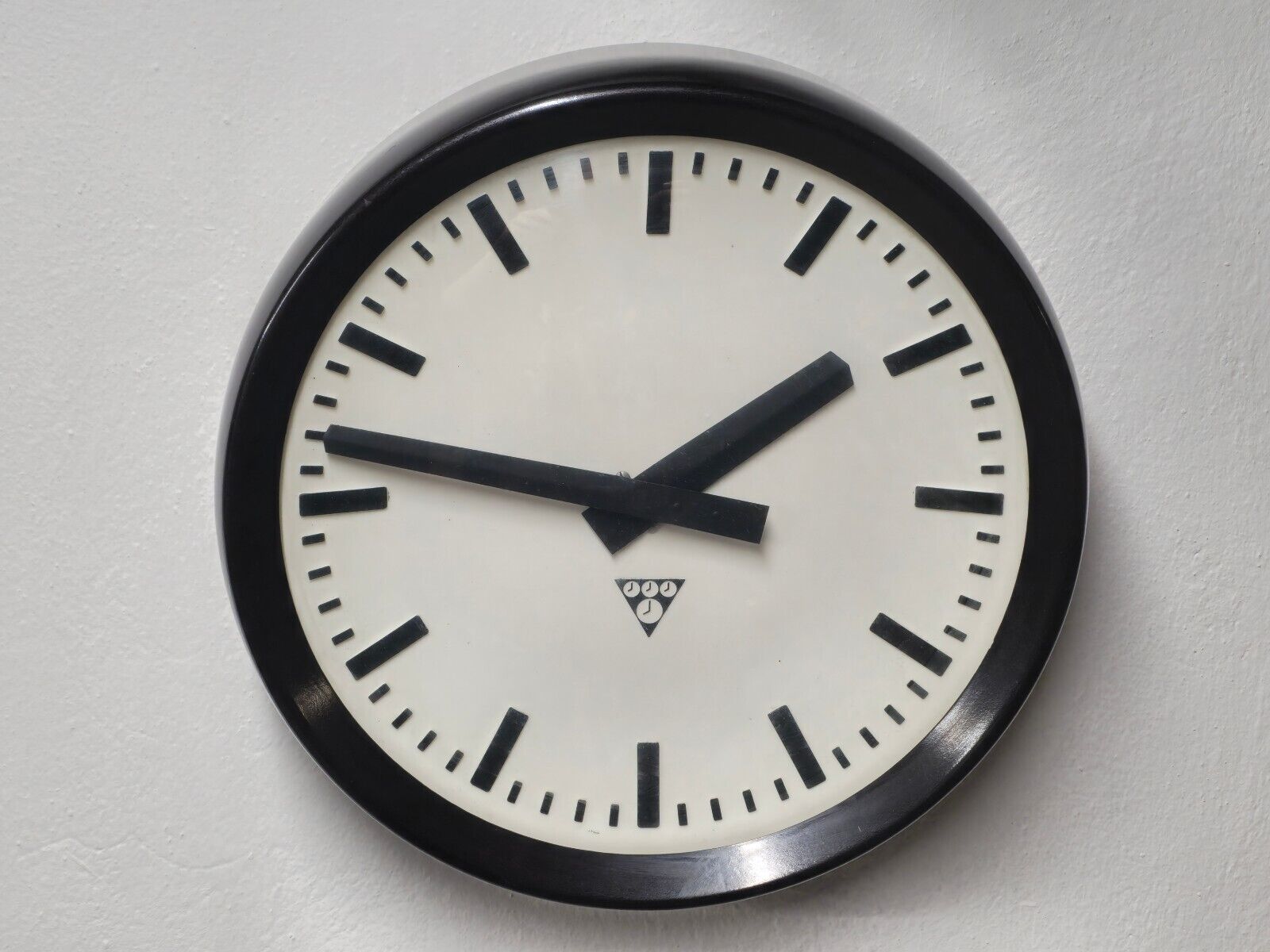12v/24v inpulse vintage industrial clock pragotron czechoslovakia 1959y bakelite