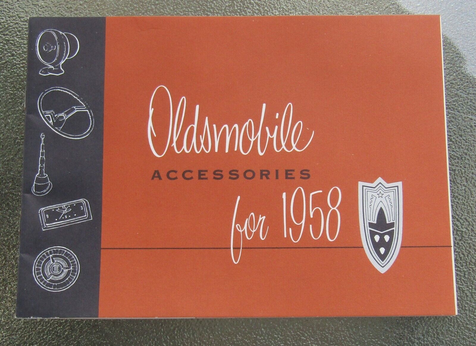 1958 OLDSMOBILE Accessories Illustrated Dealership Brochure 20 Pages CLEAN Look
