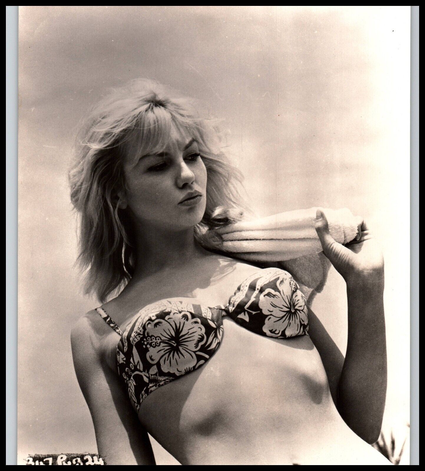 Hollywood Beauty MYLENE DEMONGEOT CHEESECAKE SWIMSUIT 1950s PORTRAIT Photo 746