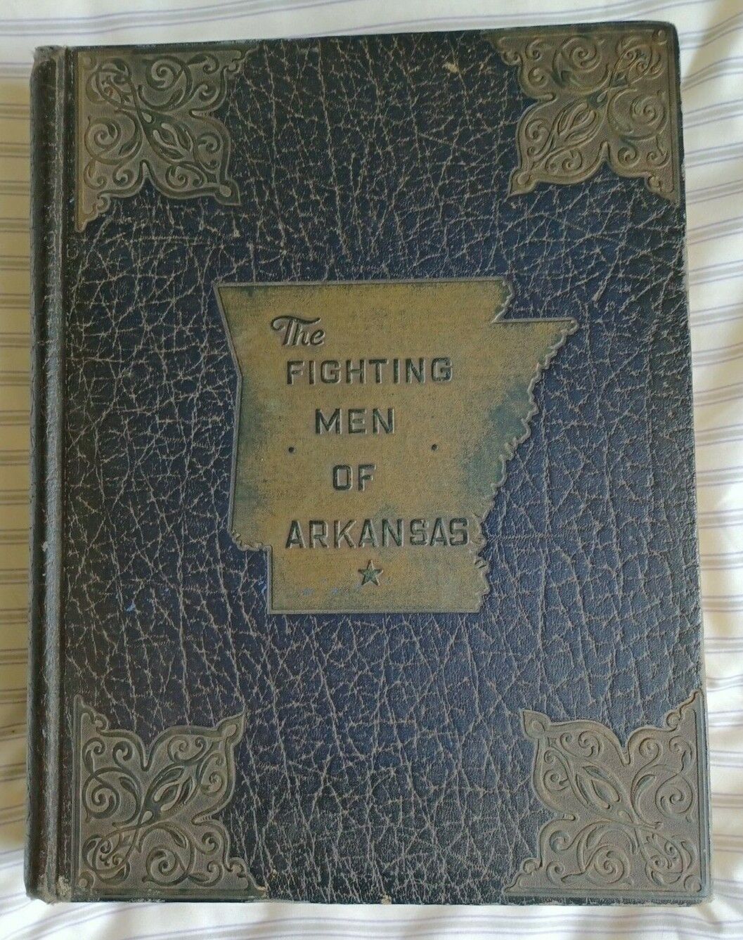 THE FIGHTING MEN OF ARKANSAS W/ A HISTORY OF WW II Book 1946 by Grandville Davis