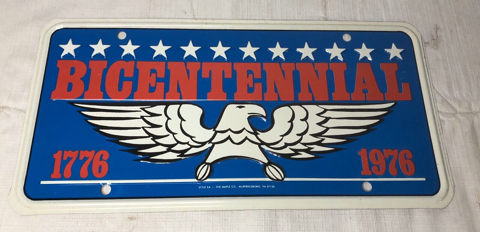 VINTAGE USA BICENTENNIAL FRONT LICENSE PLATE 1776-1976 THE MAPLE CO GREAT COLORS