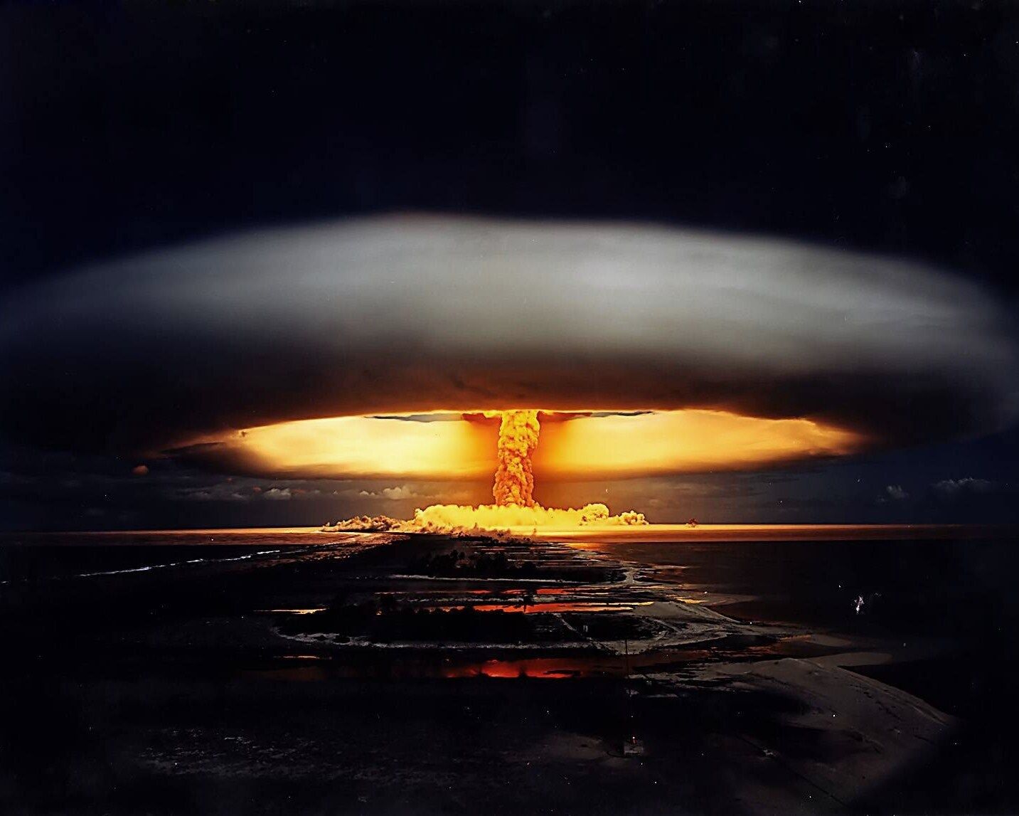 Atomic Bomb Nuclear Test World War 2 WWII 8 x 10 Photo Photograph fm2