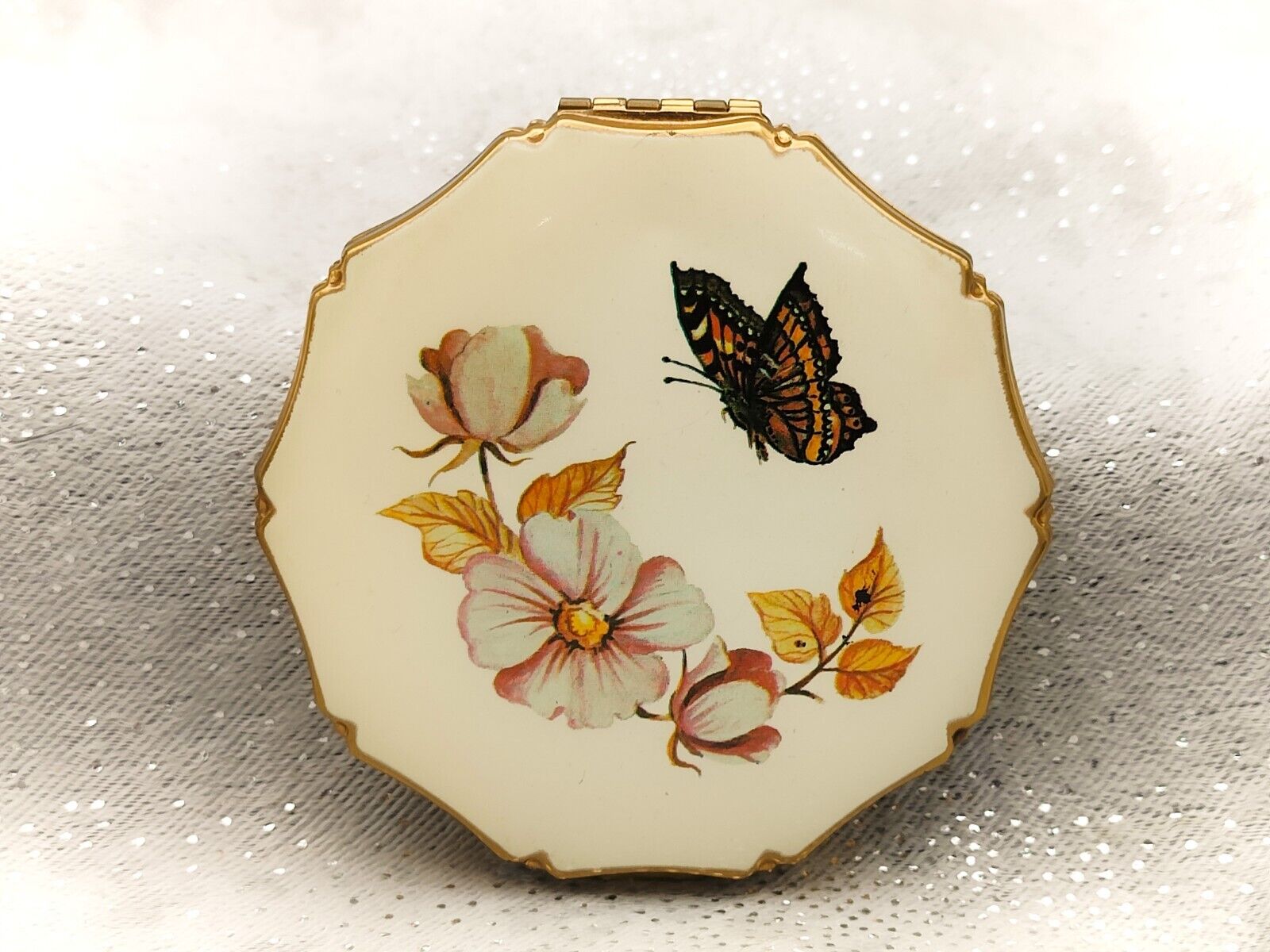 Beautiful Butterfly-Vintage Ladies Powder Compact -CH