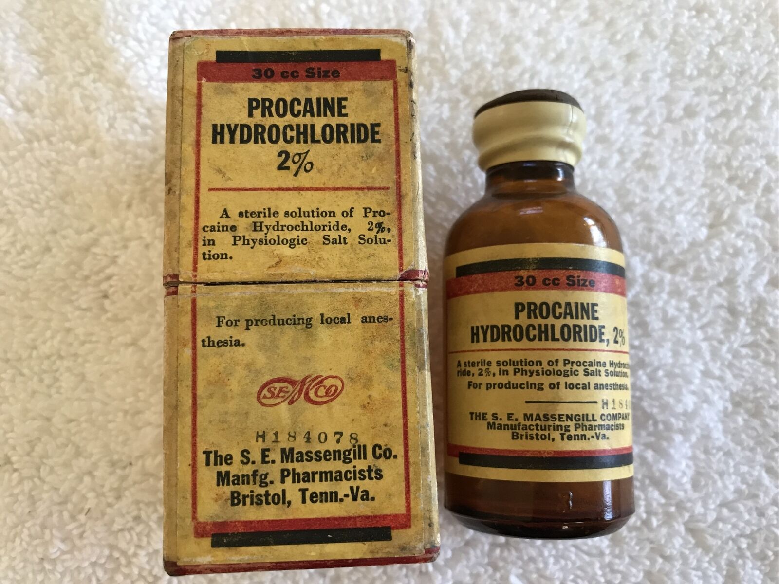 PROCAINE HYDROCHLORIDE MEDICINE EMPTY BOTTLE IN ORIGINAL BOX, BRISTOL, TENN.