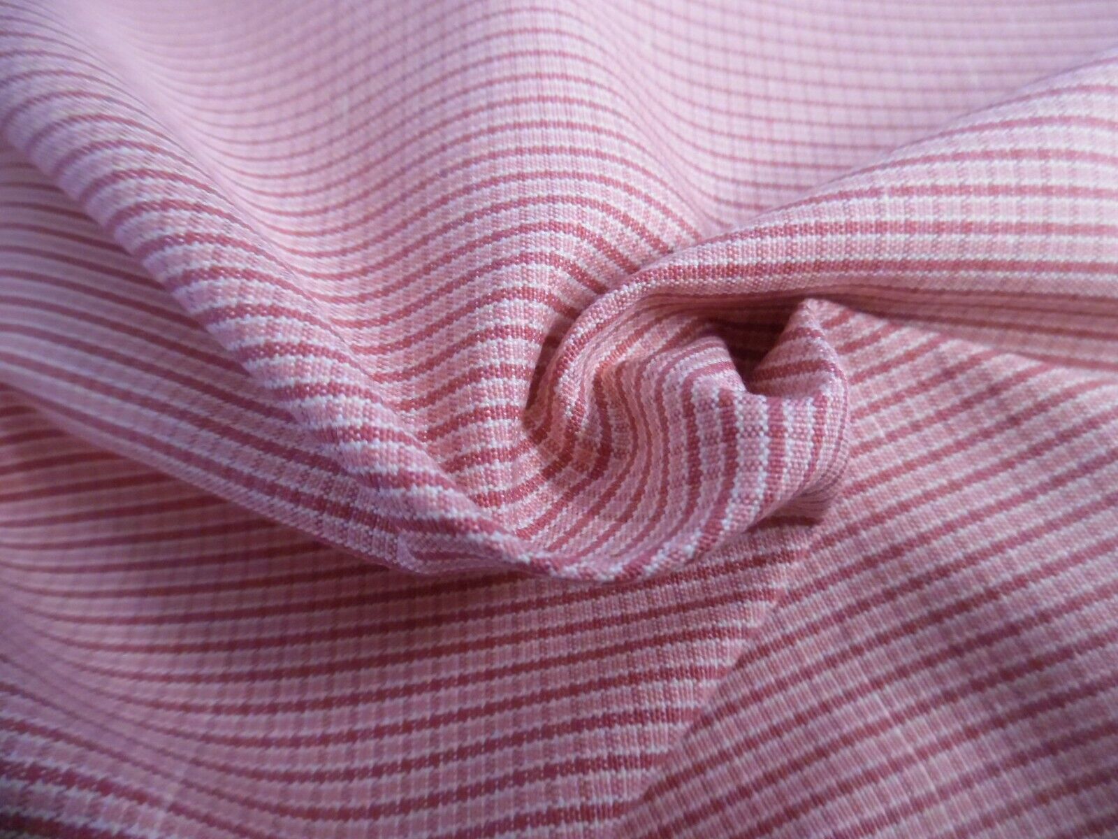 COTTON SUITING~MICRO PLAID~SHADES BERRY PINK/WHITE~15\