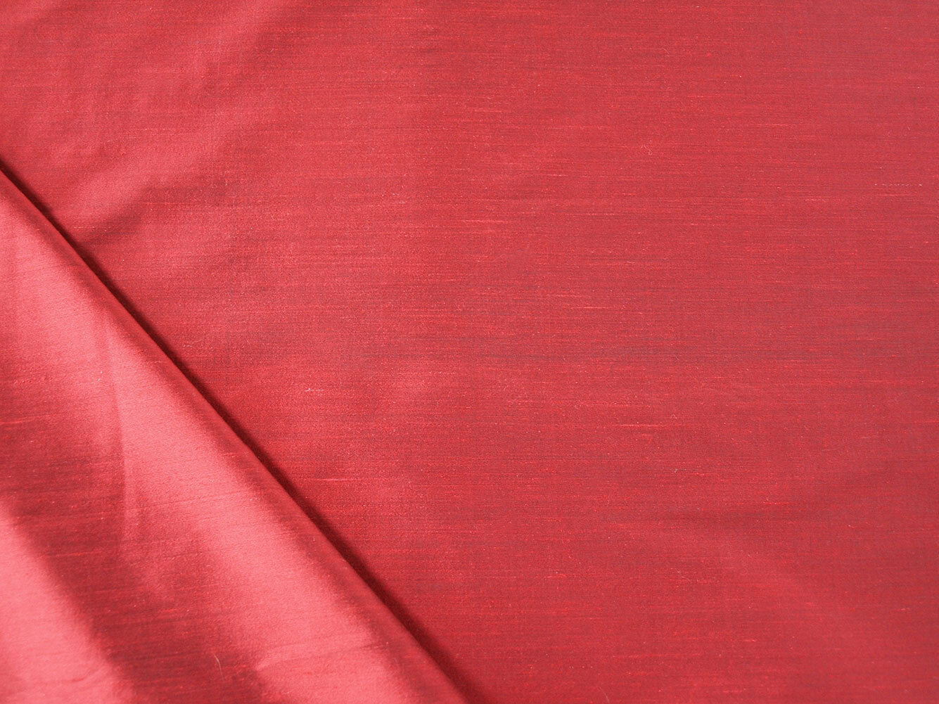 Red Silk from India. Light, 44\
