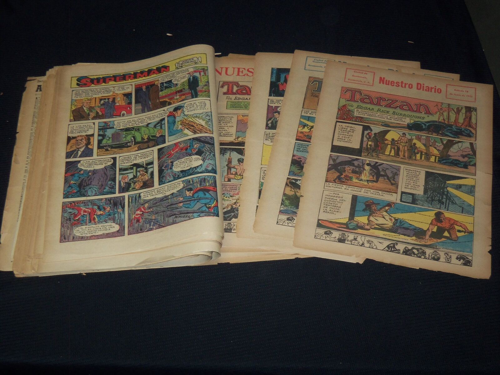 1940'S-1950'S SPANISH NEWSPAPER COLOR COMICS LOT OF 57 - SUPERMAN - NP 2152H