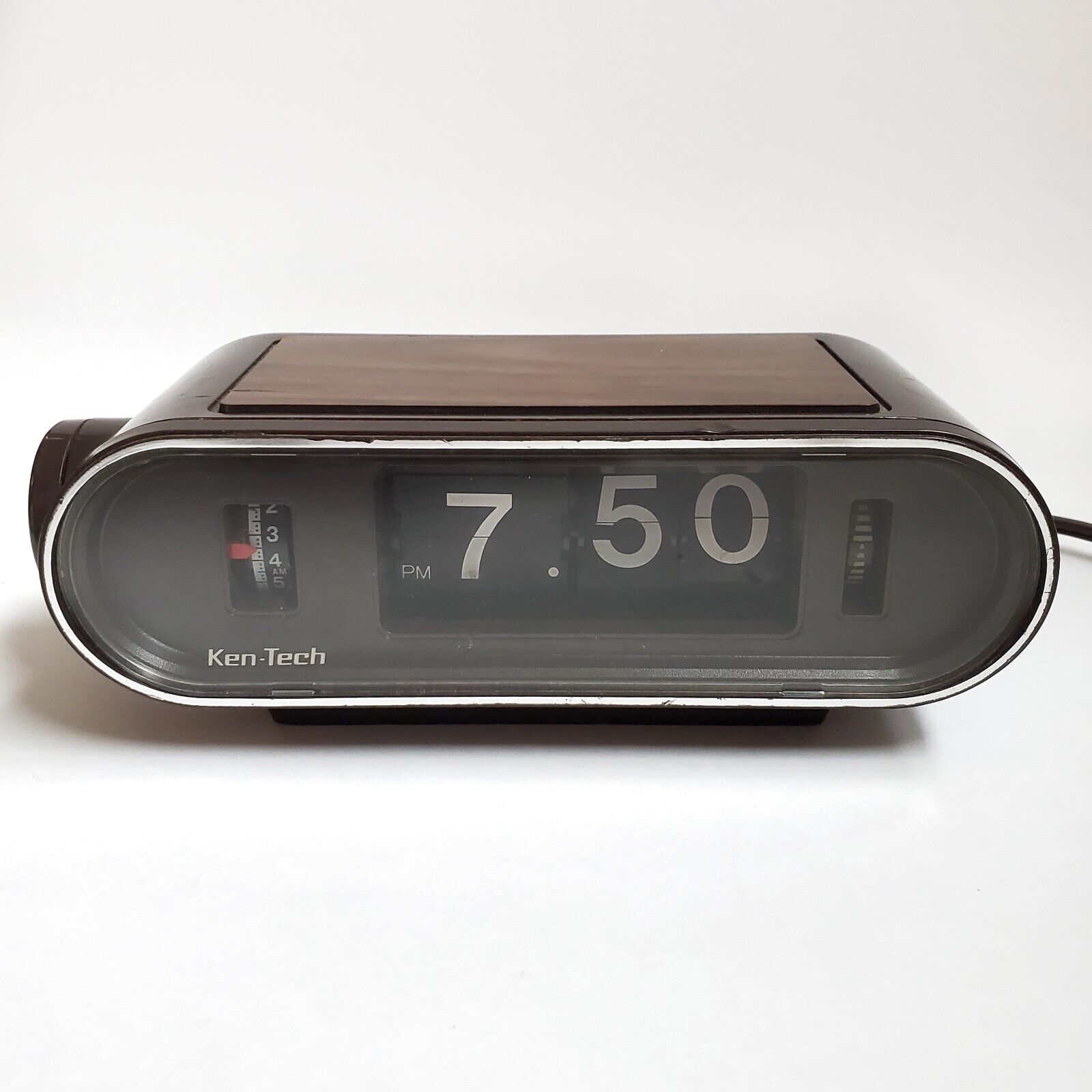 Vintage Ken-Tech Flip Clock Alarm Model T-440 Woodgrain Retro POWERS ON