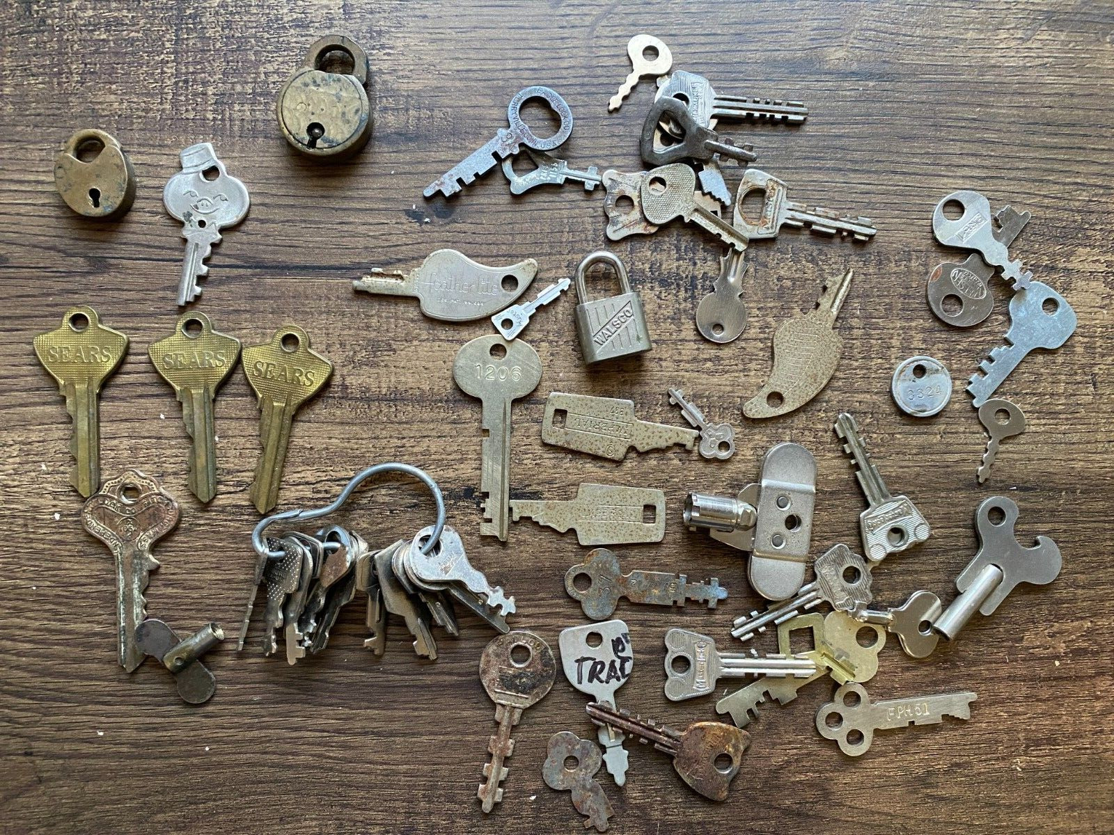 Lot of Miscellaneous Random Cut Keys Skeleton Clock Skate - SEE Pictures